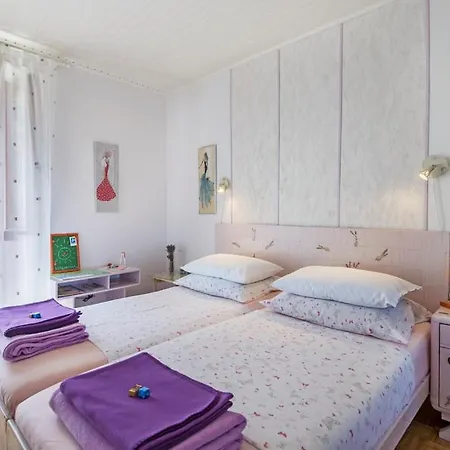 Apartment Karo