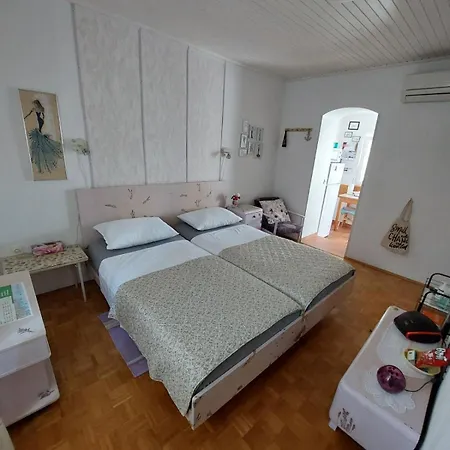 Apartment Karo